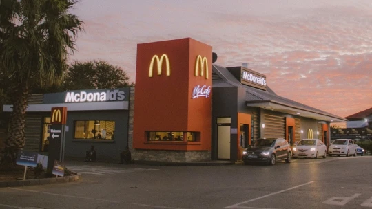 A McDonald’s turmixait is utolérte a kamionsofőr hiány az Egyesült Királyságban
