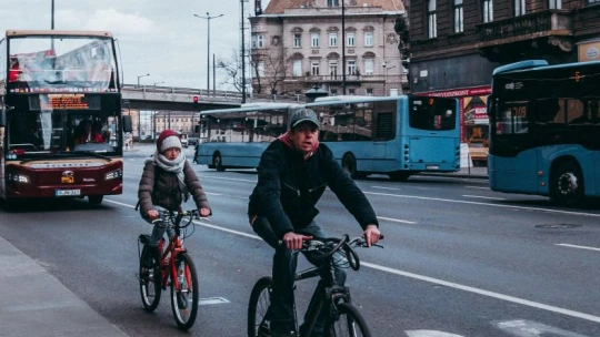 Leáldozott a turistabuszoknak Budapesten?