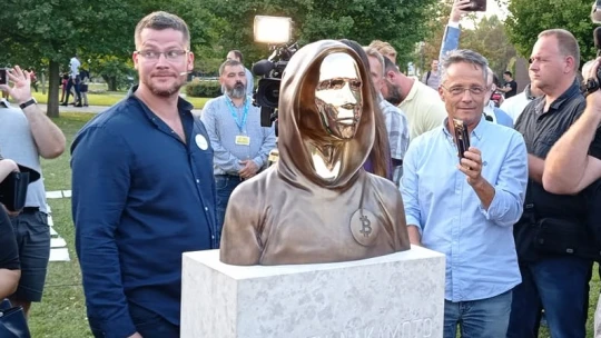 Itt a világ első szobra a leghíresebb ismeretlenről