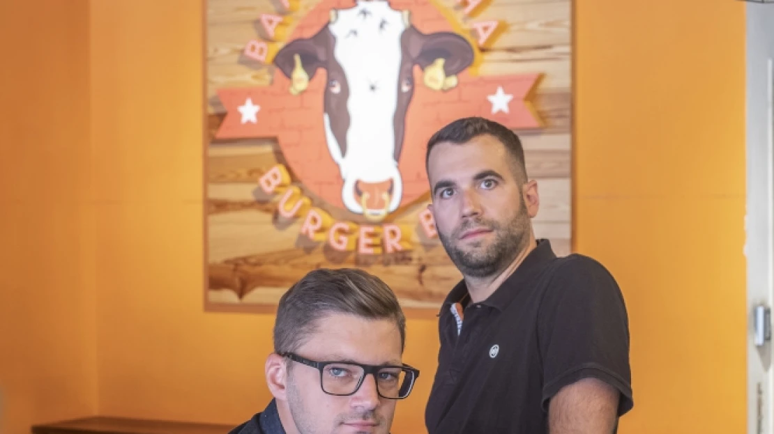 Utálhatnak a pápáskodás miatt, ha a burgeremet szeretik