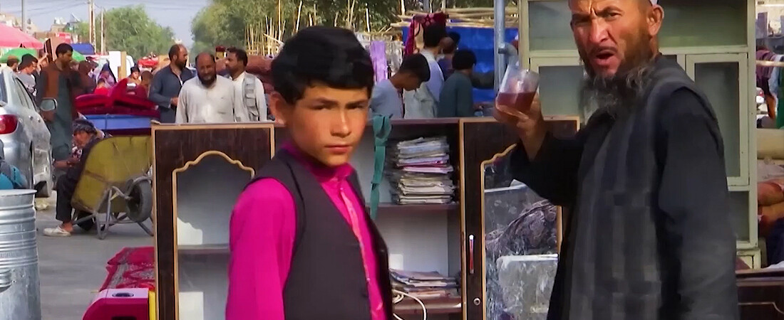 Afganisztán – sokan mindenüket eladják, csak hogy ételhez vagy pénzhez jussanak a gazdasági összeomlás árnyékában