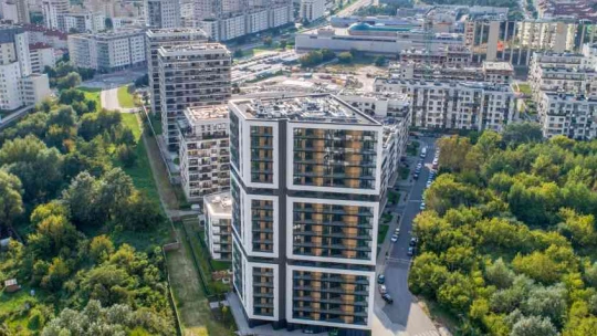 Történetének legmagasabb lakóépületét húzta fel Varsóban a milliárdos magyar cége