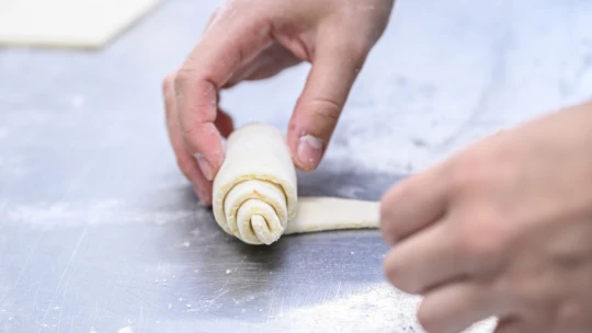 Háromszor drágább a croissant a pesti péknél, mint Párizsban