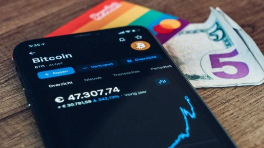 Újabb történelmi csúcson a bitcoin árfolyama