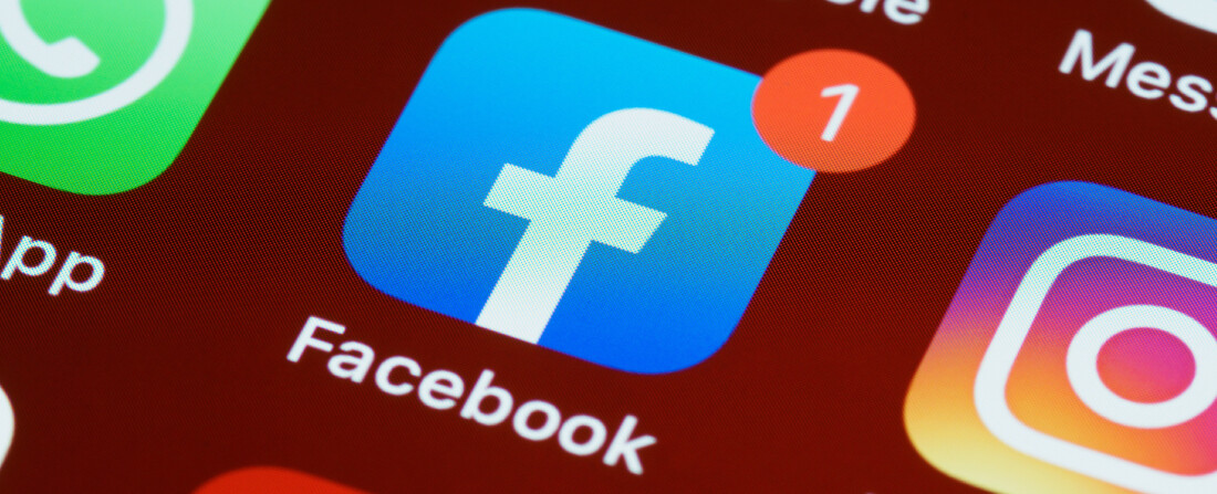 A Facebook tart a Tiktoktól, el is kezd a fiatal felnőttek felé nyitni
