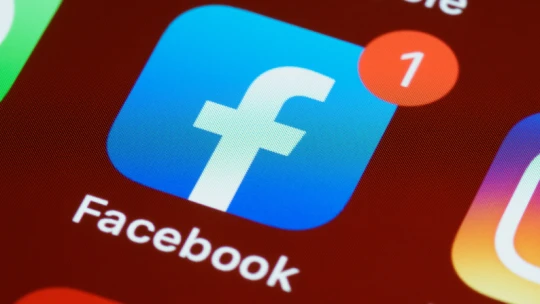 Levágnak egy darabot a Facebookból: búcsúzhat a gifektől a közösségi óriás
