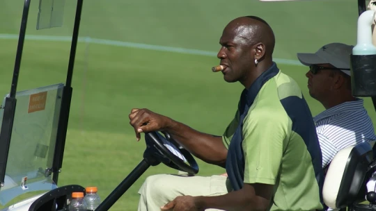 Egy gyűjtő 458 millió forintot fizetett Michael Jordan kosarascipőjéért