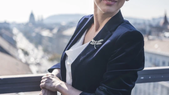 A bizonytalanság szüli az anyagiasságot