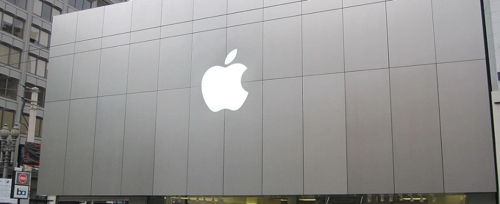 Apple: már nem tudjuk, mikor térünk vissza az irodába, minden dolgozó 1000 dollárt kap