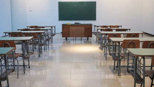 Emelik a pedagógusok bérpótlékát, de nem ez oldja meg a tanárhiányt