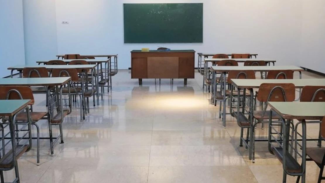 Gigantikus bérígérettel rukkolt elő a kormány a tanároknak