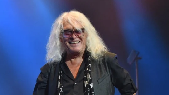 Meghalt Kóbor János, az Omega frontembere