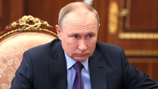 Mémmel trollkodja Kijev az oroszokat, pedig küszöbön a háború