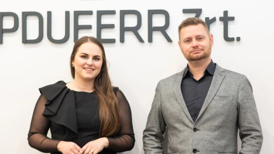 Tescókat és Sparokat építő-szépítő vállalat érkezik a budapesti tőzsdére
