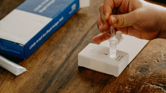 Külföldön olcsó, itthon a gatyánk is rámehet az otthoni tesztelésre – miért?