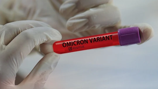 Omikron: ebben még egy, a mostaninál keményebb hullám is benne van