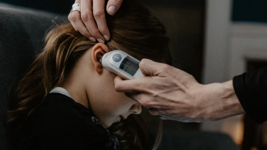 Rengeteg itthon a fertőzött gyerek, még nem tudni, hogyan oltják majd a 12 év alattiakat