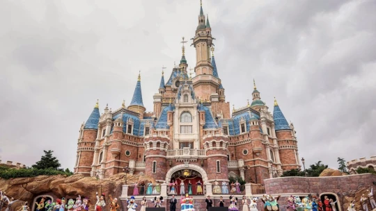 Csalódást keltő negyedév miatt esnek a Disney részvényei, mégis bizakodva szövik a jövő évi terveket