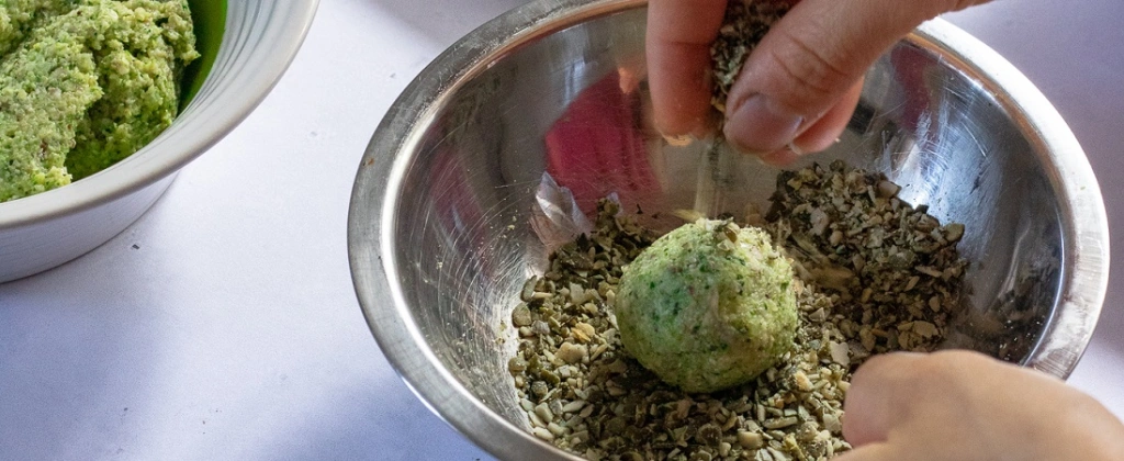 Húsmentes szerda: Buddha Bowl, amihez a brokkoli minden részét felhasználhatjuk