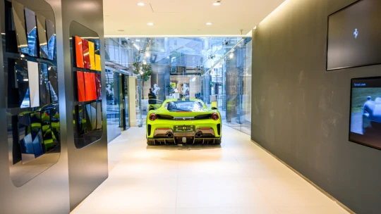 A 4iG-vel kötött üzlet után a szupersportautós bizniszére fókuszál a HeliControl alapítója