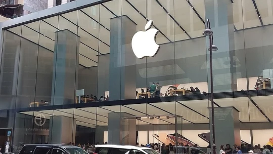 Bizonyítania kell az Apple dolgozóinak, hogy megkapták az emlékeztető oltást