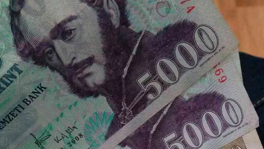 Viheti a végrehajtó az szja-visszatérítést vagy nem? Trükkös a válasz