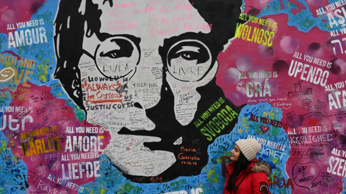 Eladja gyűjteményét John Lennon fia, de nem úgy, ahogy gondolnánk