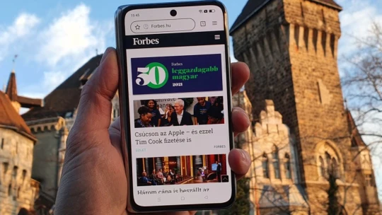 Van létjogosultsága a széthajtható törpetelefonnak? Megnéztük!