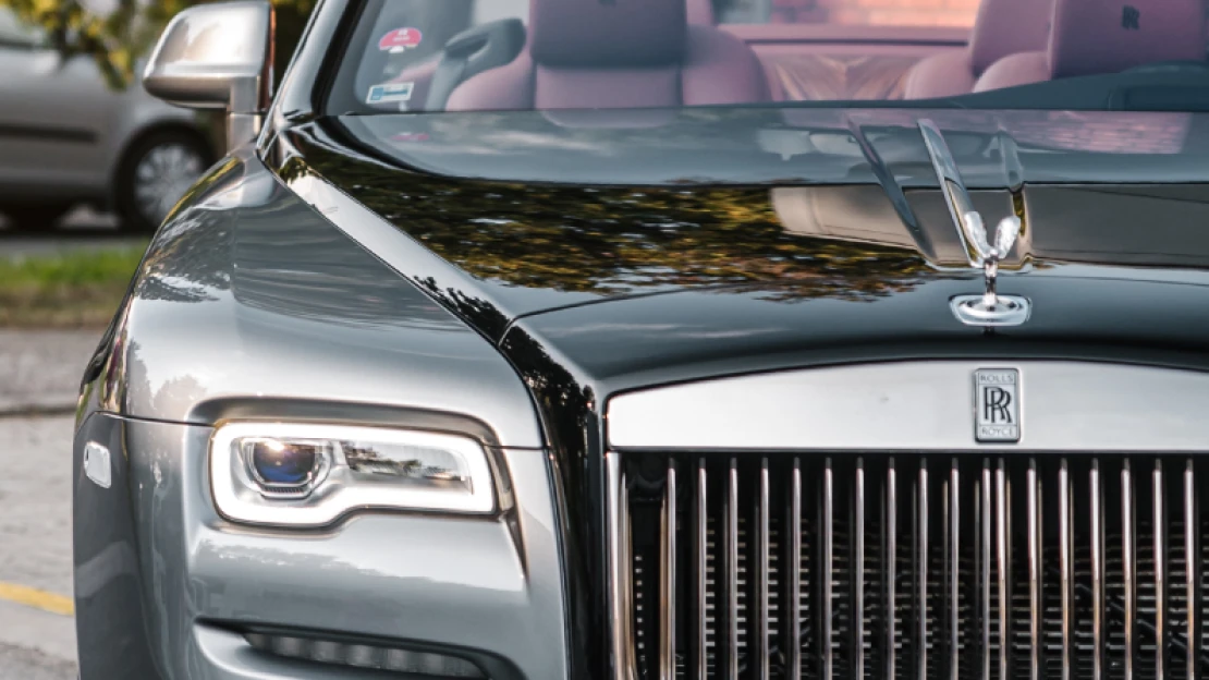 Az élet túl rövid, az emberek ezért rekordszámra Rolls-Royce-t vesznek