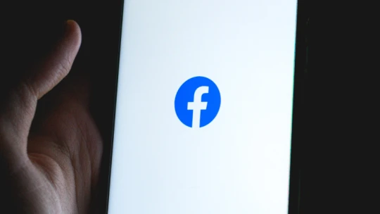 Sokba kerül a Facebooknak, hogy lekapcsolták Oroszországban