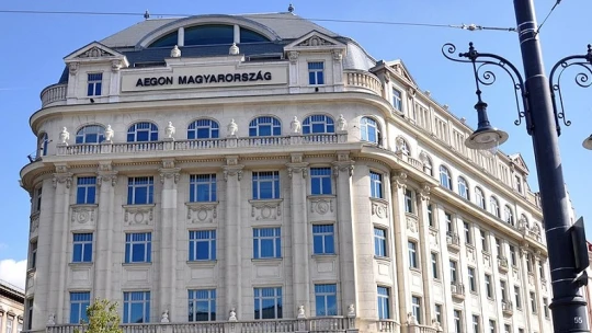 125 milliárd forintot költ a magyar állam két biztosítóra, drágának tűnik