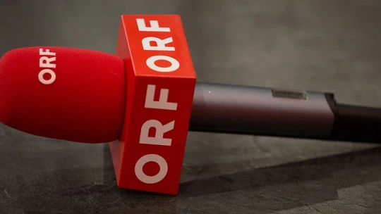 Fizetésmegvonással fenyegetik az osztrák közmédia oltatlan munkatársait