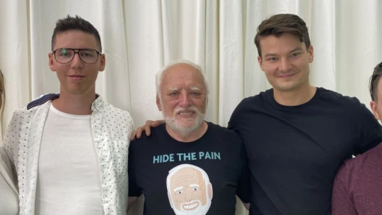 Nem vicc: a világhírű magyar mémmel most azt mondathatsz el, amit csak akarsz