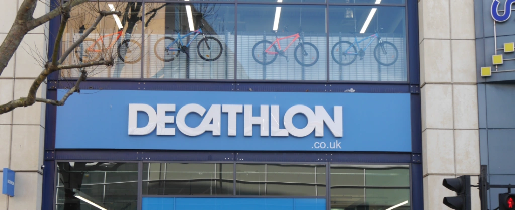 Mégis kivonul a Decathlon Oroszországból