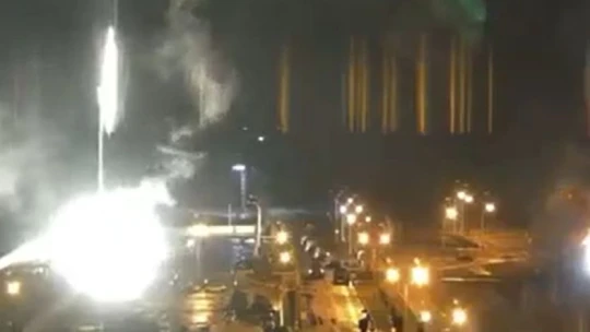 Európa legnagyobb atomerőművét bombázták éjjel az oroszok