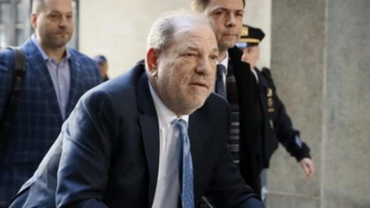 Csokit csempészett Harvey Weinstein a börtönben