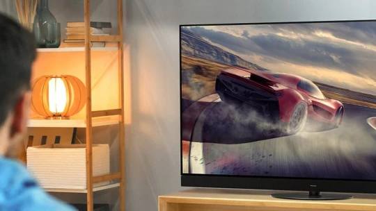 Mint egy Lexus a nappaliban – Ilyen lett az utolsó igazi Panasonic csúcstévé