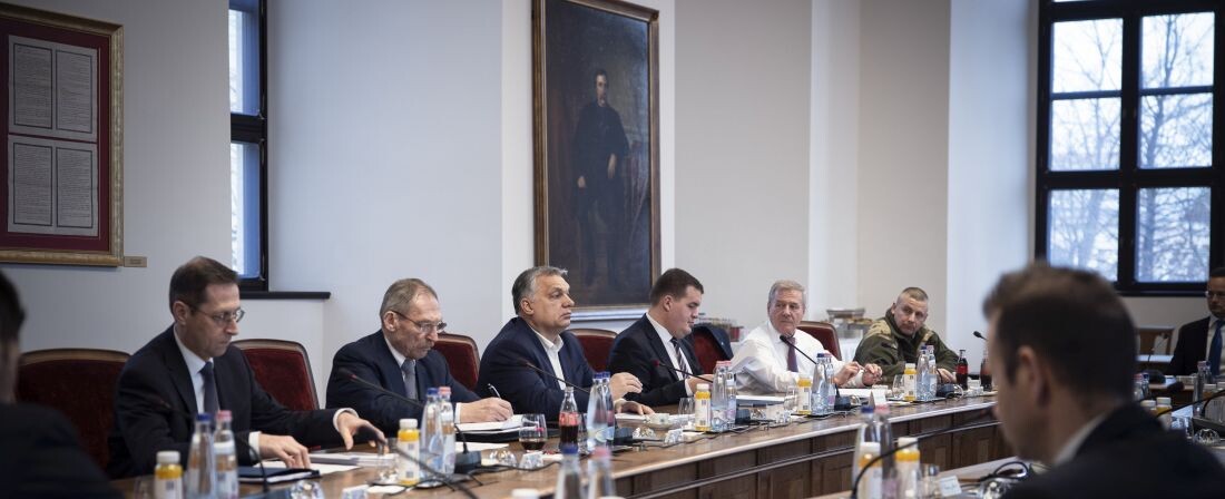 Orbán: Figyelmeztető jel, hogy a háború egyre közelebb kerül a határainkhoz