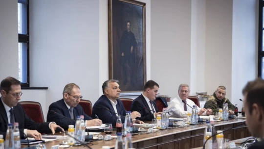 Orbán: Figyelmeztető jel, hogy a háború egyre közelebb kerül a határainkhoz