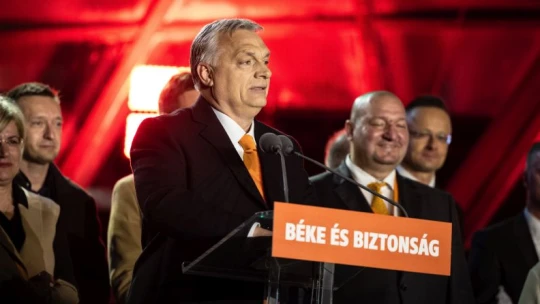A felhatalmazás nagy, a pénz kevés – miért szervezik át a kormányközeli médiát?