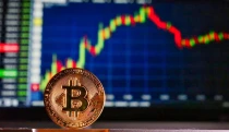 Történelmi csúcsra lőtt ki a bitcoin