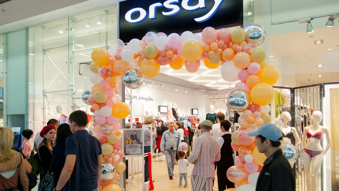 Népszerű ruhabolt zárja be itthoni online shopját