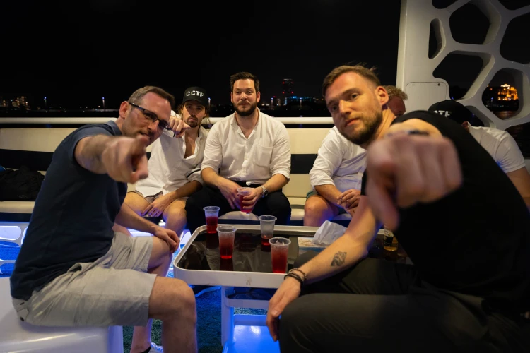 A bagdadi Big Daddy – ilyen egy elit, dubaji jachton szervezett hackerverseny belülről_6