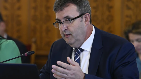 Az EU a kettős üzemanyagár-rendszer felfüggesztését kéri