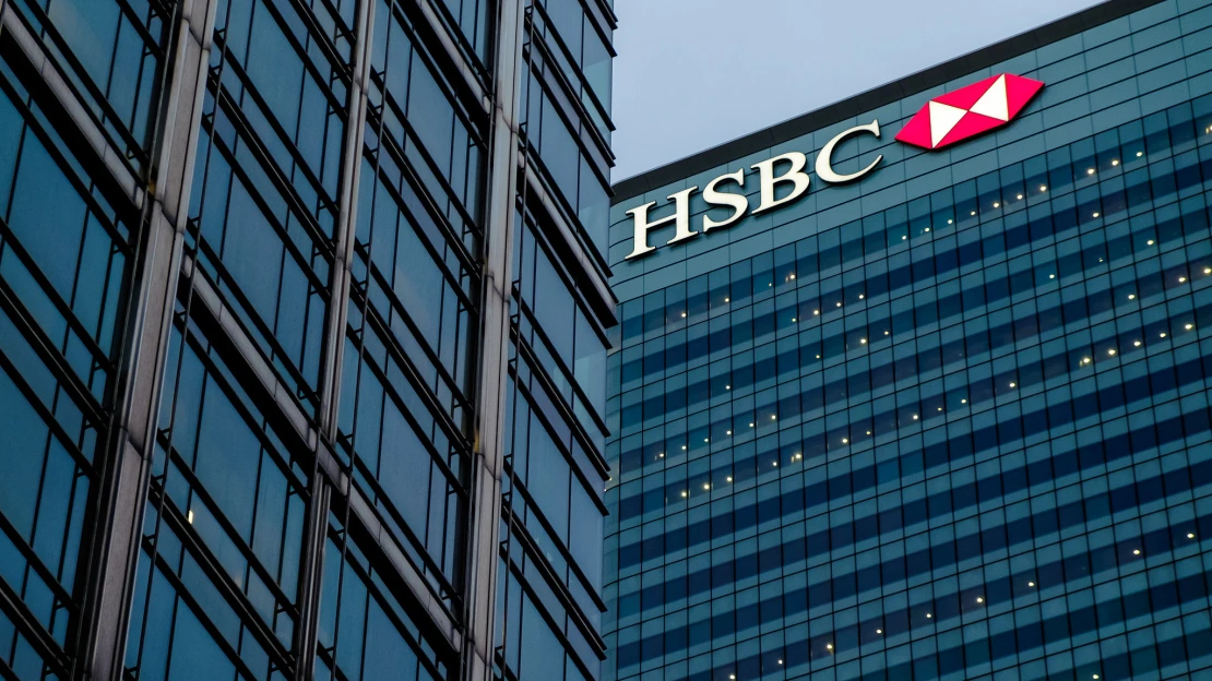 Felfüggesztettek egy bankárt, mert szerinte hülyék becsülik túl a klímaváltozás veszélyét