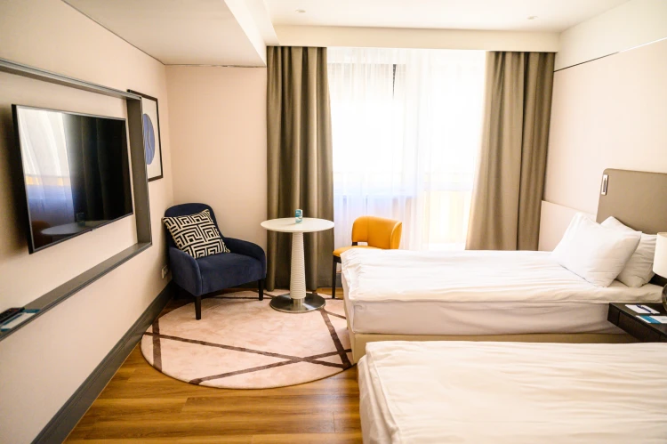 Fényűzés és boroskóla egy helyen – Budapest legismertebb hotelje belülről_2