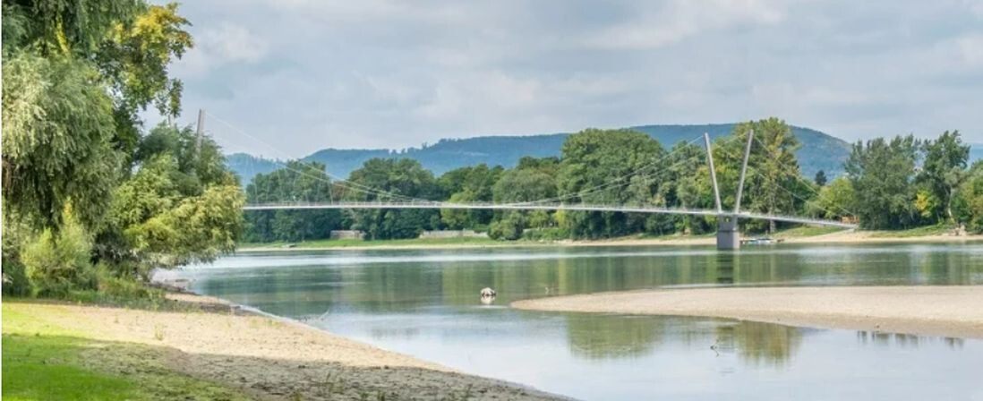 Látványos függőhíd lesz az ország első kerékpáros Duna-hídja