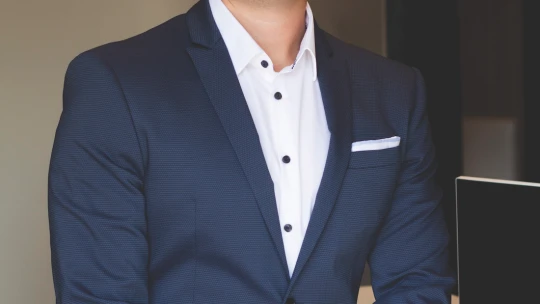 Növekedés acélkemény alapokon