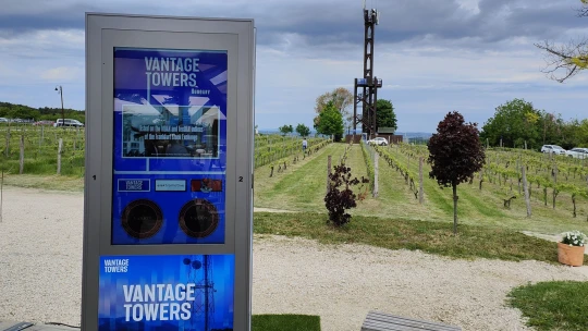 Megújuló energiával működő elektromos autótöltőket telepít a Vodafone leányvállalata
