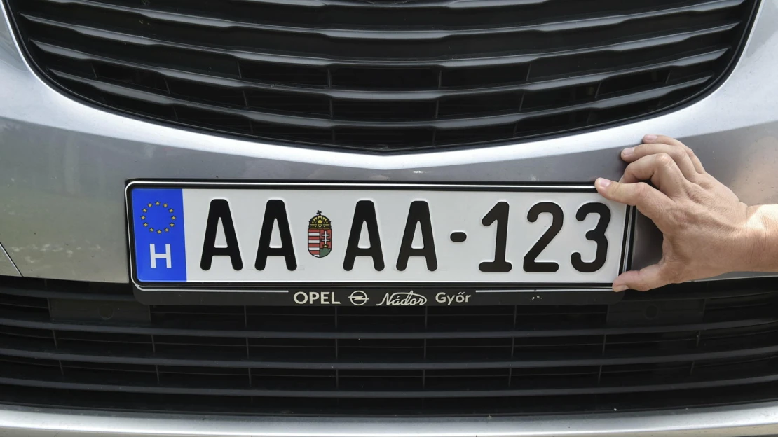 Ezeket kell tudni az újfajta rendszámtáblákról